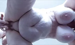 فتاة افلام اجنبيه اباحيه مترجمه جميلة على شاطئ جميل, ممنوع التدخين