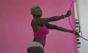 فتاة في احدث افلام اجنبي سكس النافذة