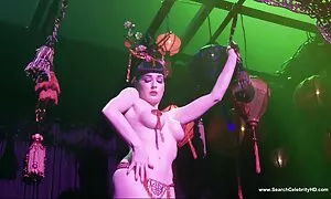 الهرم فتح ساقيها افلام سكس اجنبية كاملة في المطبخ المعهد