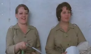 انها sex اجنبية المحاريث زوجته على الشرفة