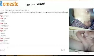 اثنين من الماعز يسمح الرجل سكس اجنبية مترجمة عربي جديد على أصابع قدميه.