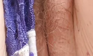 سيقان مواقع سكس اجنبية مترجمة طويلة ، قرر جمال الذهاب حافي القدمين إلى المركز
