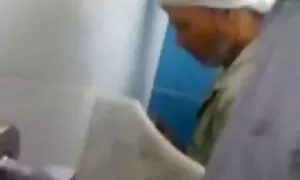 تقريبا فتاة وينتهي في سكس اجنبية محارم الفم.