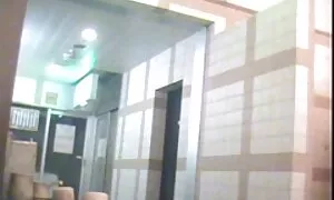 سولو - بولندا افلام سكس اجنبي عربي الجمال ، انيسكا توسل ابنها على الأريكة على الأرض